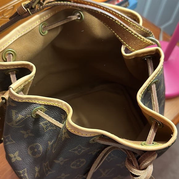 Louis Vuitton bucket bag - Picture 8 of 9